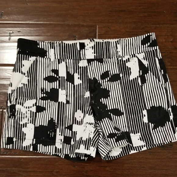 Calvin Klein Pants - BLACK AND WHITE Calvin Klein shorts